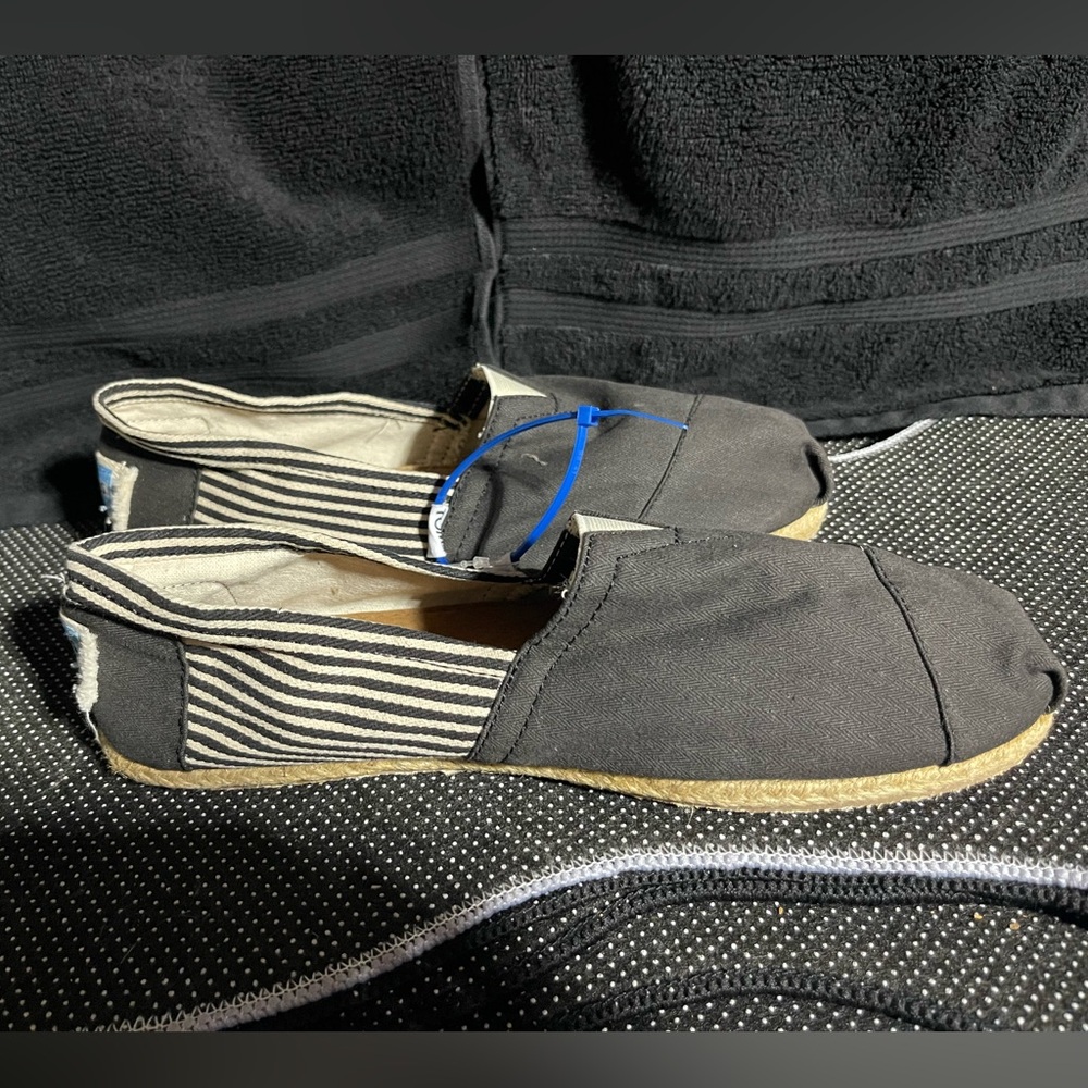 Toms Classic Black and White Espadrilles